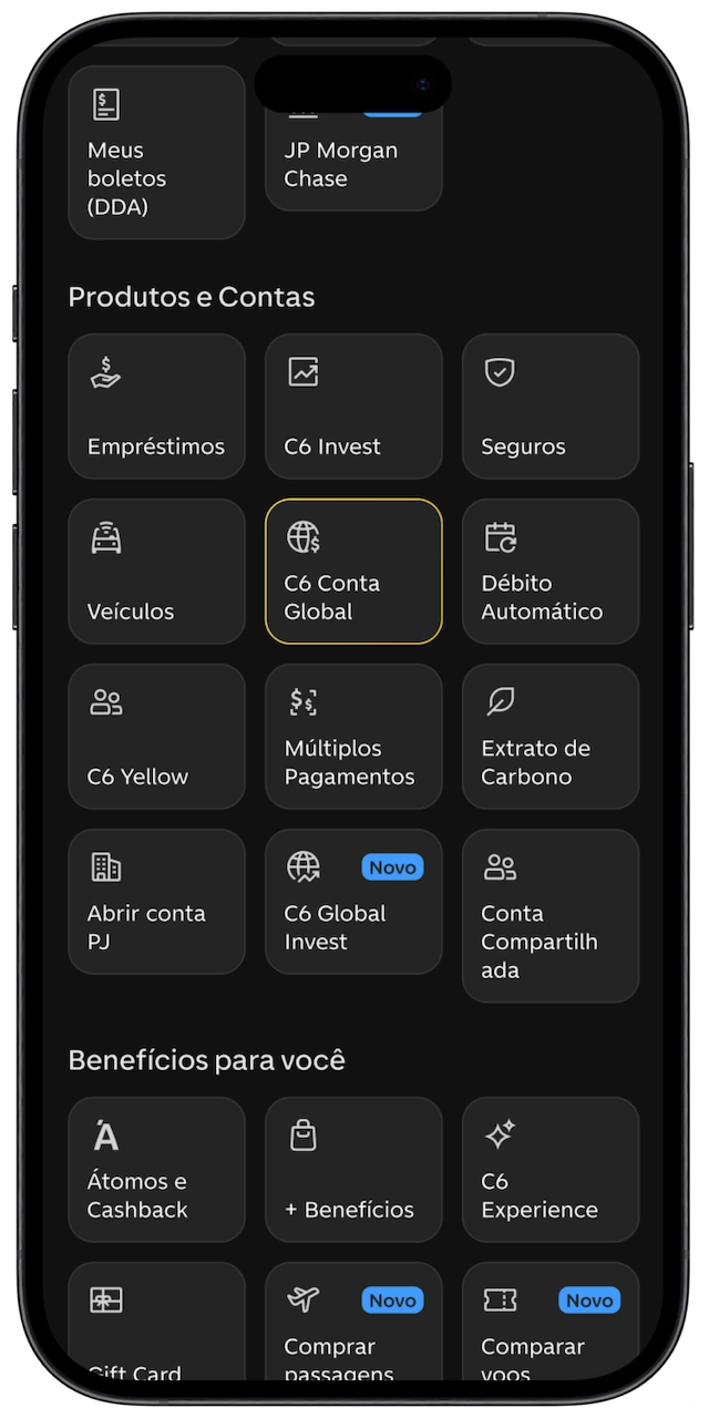 Imagem de celular aberto em sua tela o menu principal do app do C6 Bank com o botão de C6 Conta Global selecionado