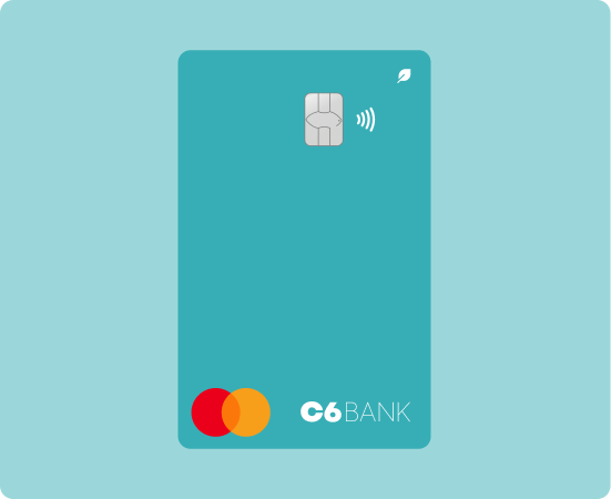 Cartão C6 Acqua azul-turquesa com chip, contactless e logotipo do C6 Bank sobre fundo azul-claro.