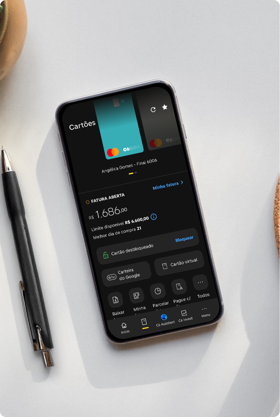 Tela do app C6 Bank aberta na aba “Cartões”, com fatura e funcionalidades visíveis.