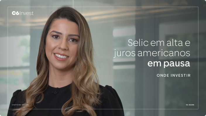 Mulher sorrindo em vídeo do C6 Invest sobre Selic e juros americanos.