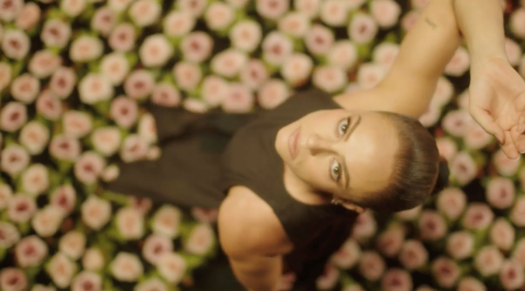 Paolla Oliveira em nova campanha do C6 Bank