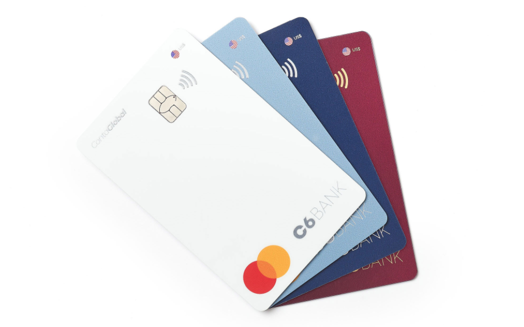 imagem de quatro cartões de débito internacionais do C6 Bank