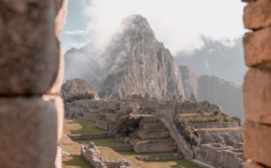 Vale Sagrado dos Incas | Peru | montanhas e ruínas 