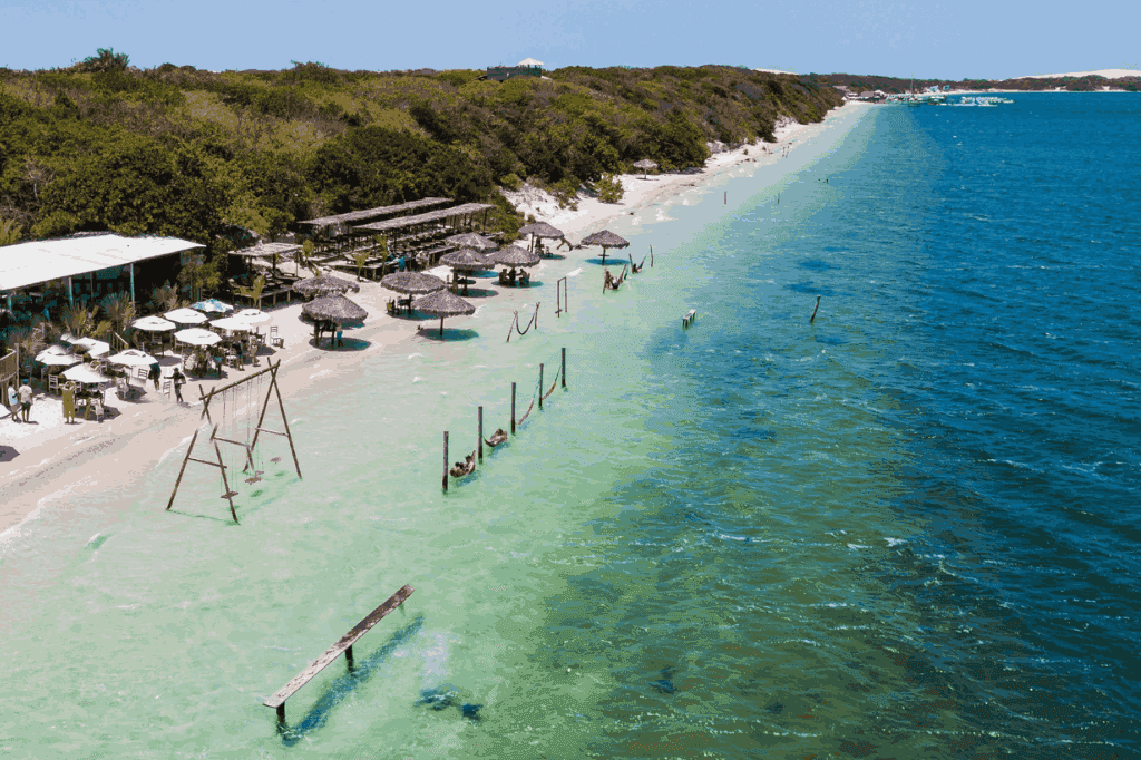 Imagem panorâmica da Lagoa do Paraíso, em Jericoacoara