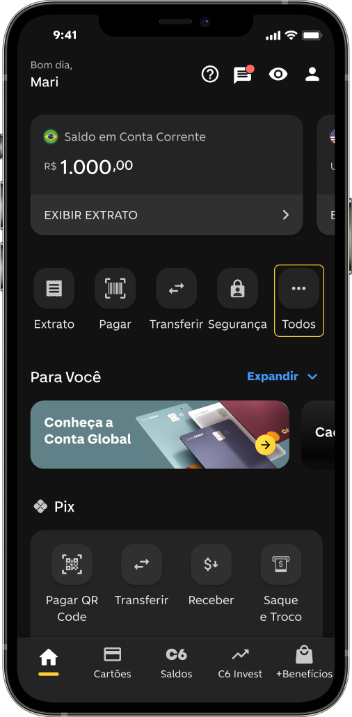 Celular com app C6 Bank aberto na tela inicial com opção do menu “todos” selecionada
