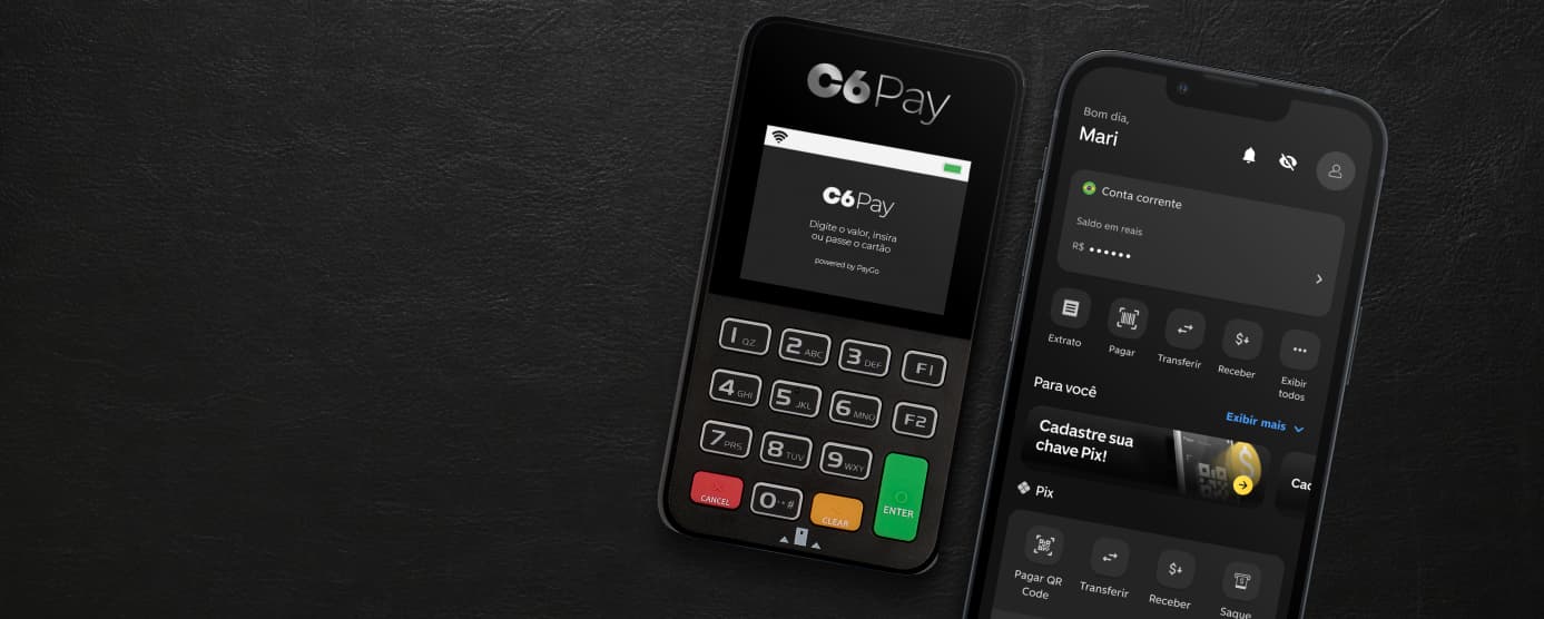 Maquininha C6 Pay com celular ao lado e o app C6 Bank aberto