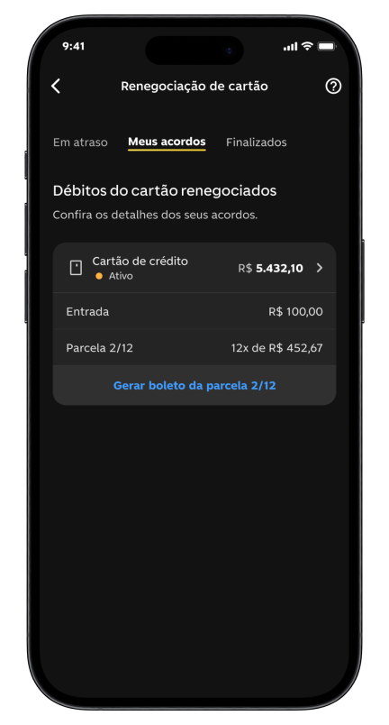 Celular aberto no app C6 Bank na tela de parcelamento solicitado